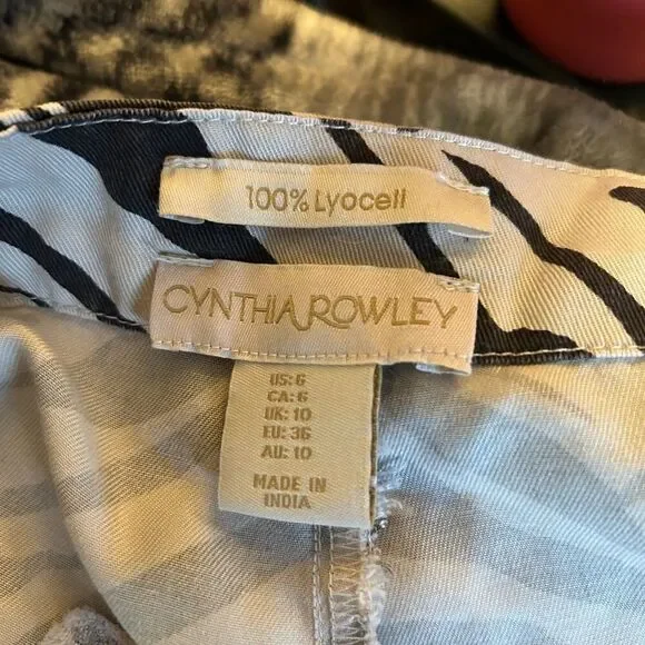 Cynthia Rowley Zebra Print Shorts - Size 6 - Picture 4 of 9